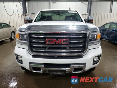 Piąte zdjęcie samochodu w środku: 2015 GMC SIERRA K2500 SLT VIN:1GT22ZEG4FZ514970 - miniatura