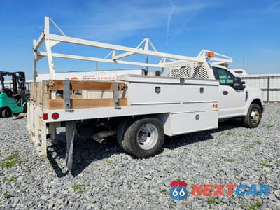 Trzecie zdjęcie samochodu z tyłu: 2020 FORD F350 SUPER DUTY UTILITY / SERVICE TRUCK VIN:1FDRF3G62LEE53444 - miniatura