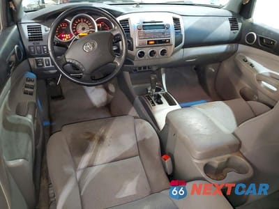 Zdjęcie 8 z 12 samochodu: 2010 TOYOTA TACOMA V6 VIN:3TMMU4FN5AM018380 - miniatura