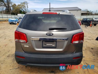 Zdjęcie 6 z 12 samochodu: 2011 KIA SORENTO LX VIN:5XYKTDA21BG078016 - miniatura