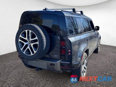 Czwarte zdjęcie samochodu z boku: 2021 LAND ROVER DEFENDER 110 X-DYNAMIC SE VIN:SALE2ERUXM2038454 - miniatura