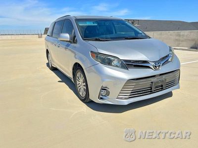 2017 TOYOTA SIENNA XLE 8-PASSENGER 5TDYZ3DC6HS897302 - główne zdjęcie licytacji z USA - miniatura