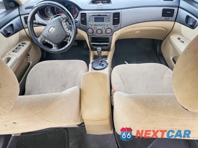 Zdjęcie 8 z 13 samochodu: 2009 KIA OPTIMA LX VIN:KNAGE228295356865 - miniatura