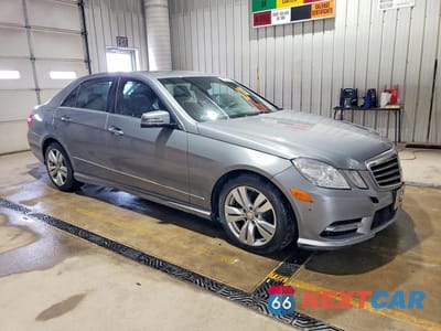 Czwarte zdjęcie samochodu z boku: 2013 MERCEDES-BENZ E 400 HYBRID VIN:WDDHF9FB8DA738200 - miniatura