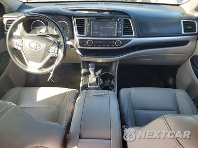 Zdjęcie 8 z 12 samochodu: 2017 TOYOTA HIGHLANDER XLE VIN:5TDJZRFHXHS390724 - miniatura