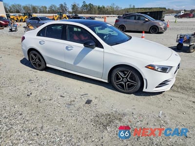 Czwarte zdjęcie samochodu z boku: 2020 MERCEDES-BENZ A 220 4MATIC VIN:W1K3G4FB9LJ237695 - miniatura
