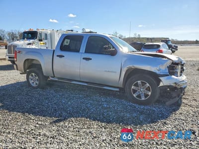 Czwarte zdjęcie samochodu z boku: 2010 GMC SIERRA K1500 SLE VIN:3GTRKVE30AG190140 - miniatura