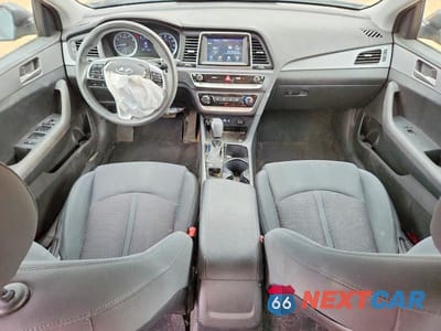 Zdjęcie 8 z 12 samochodu: 2019 HYUNDAI SONATA SE VIN:5NPE24AF6KH744265 - miniatura