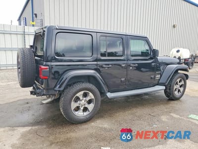 Trzecie zdjęcie samochodu z tyłu: 2018 JEEP WRANGLER UNLIMITED SAHARA VIN:1C4HJXEGXJW323176 - miniatura