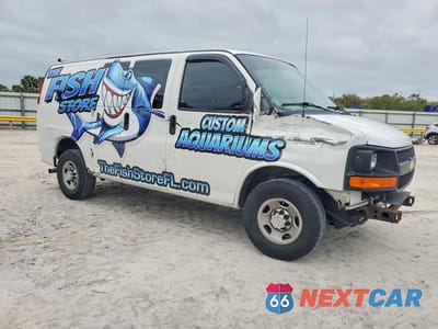 Czwarte zdjęcie samochodu z boku: 2010 CHEVROLET EXPRESS 2500 CARGO UTILITY / SERVICE VAN VIN:1GCZGFBA8A1152079 - miniatura