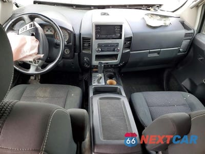 Zdjęcie 8 z 13 samochodu: 2013 NISSAN TITAN VIN:1N6AA0EC9DN310917 - miniatura