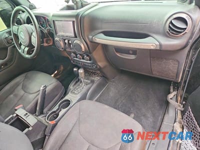 Zdjęcie 8 z 12 samochodu: 2013 JEEP WRANGLER SPORT VIN:1C4AJWAG7DL692018 - miniatura