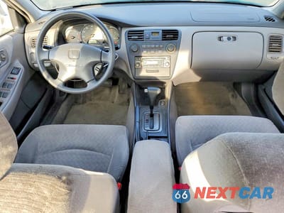 Zdjęcie 8 z 13 samochodu: 2002 HONDA ACCORD LX VIN:3HGCG66522G701797 - miniatura