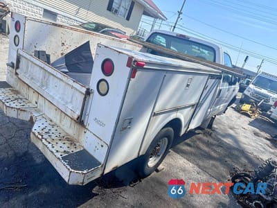 Czwarte zdjęcie samochodu z boku: 2002 FORD F250 SUPER DUTY VIN:1FTNF20L32EA59429 - miniatura