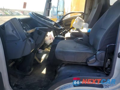 Zdjęcie 7 z 12 samochodu: 2013 ISUZU NPR HD BOX TRUCK VIN:JALC4W163D7000478 - miniatura