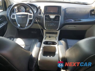 Zdjęcie 8 z 13 samochodu: 2013 CHRYSLER TOWN & COUNTRY TOURING L VIN:2C4RC1CG5DR560184 - miniatura
