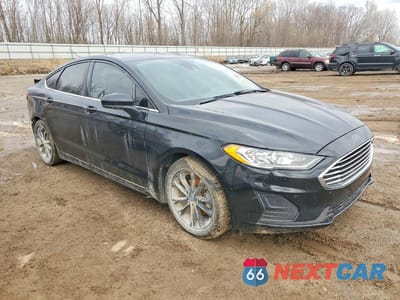 Czwarte zdjęcie samochodu z boku: 2019 FORD FUSION SE VIN:3FA6P0HDXKR248813 - miniatura