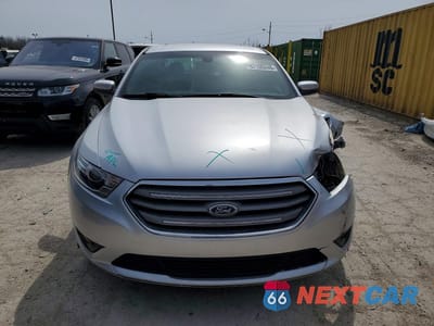 Piąte zdjęcie samochodu w środku: 2018 FORD TAURUS SEL VIN:1FAHP2E82JG113553 - miniatura