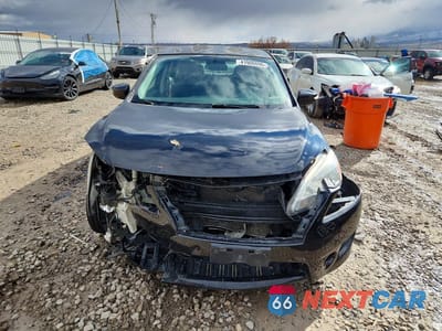 Piąte zdjęcie samochodu w środku: 2015 NISSAN SENTRA SR VIN:3N1AB7AP3FY268030 - miniatura