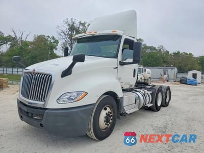 Drugie zdjęcie samochodu z przodu: 2019 INTERNATIONAL LT625 SEMI TRUCK VIN:3HCDZTZR2KL723142 - miniatura