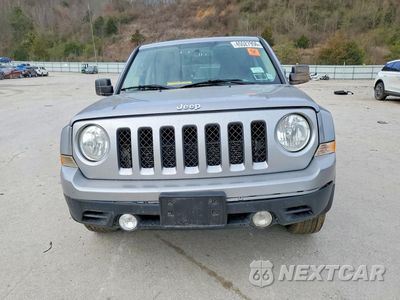 Piąte zdjęcie samochodu w środku: 2017 JEEP PATRIOT LATITUDE VIN:1C4NJPFA6HD200347 - miniatura
