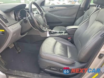 Zdjęcie 7 z 13 samochodu: 2013 HYUNDAI SONATA HYBRID VIN:KMHEC4A41DA088672 - miniatura