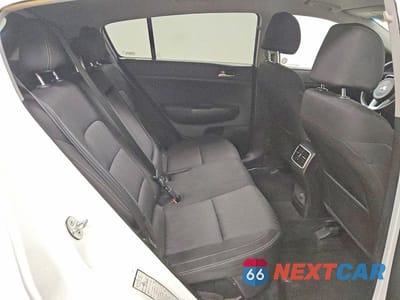 Zdjęcie 11 z 12 samochodu: 2021 KIA SPORTAGE LX VIN:KNDPMCACXM7917781 - miniatura