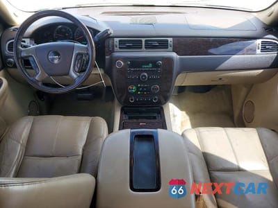 Zdjęcie 8 z 13 samochodu: 2008 GMC YUKON XL DENALI VIN:1GKFK66898J246219 - miniatura