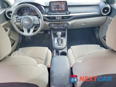 Zdjęcie 8 z 12 samochodu: 2019 KIA FORTE LXS VIN:3KPF24AD7KE059988 - miniatura