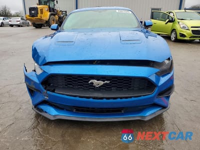 Piąte zdjęcie samochodu w środku: 2020 FORD MUSTANG VIN:1FA6P8TH6L5129296 - miniatura