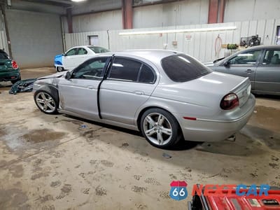 Drugie zdjęcie samochodu z przodu: 2005 JAGUAR S-TYPE R VIN:SAJWA03V551N32376 - miniatura
