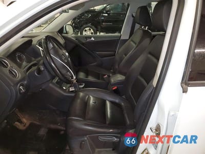 Zdjęcie 7 z 13 samochodu: 2016 VOLKSWAGEN TIGUAN S VIN:WVGBV7AX8GW548717 - miniatura