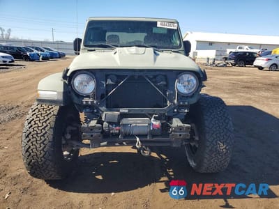 Piąte zdjęcie samochodu w środku: 2020 JEEP GLADIATOR SPORT VIN:1C6HJTAG6LL117301 - miniatura