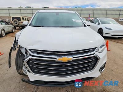 Piąte zdjęcie samochodu w środku: 2020 CHEVROLET TRAVERSE LT VIN:1GNERGKW6LJ173873 - miniatura
