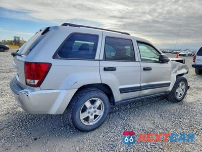 Trzecie zdjęcie samochodu z tyłu: 2006 JEEP GRAND CHEROKEE LAREDO VIN:1J4GR48K56C262731 - miniatura