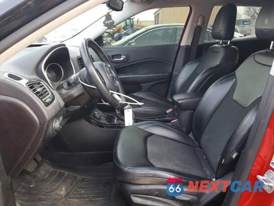 Zdjęcie 7 z 13 samochodu: 2019 JEEP COMPASS LATITUDE VIN:3C4NJDBB4KT740570 - miniatura