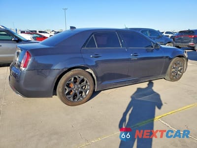 Trzecie zdjęcie samochodu z tyłu: 2019 CHRYSLER 300 S AWD VIN:2C3CCAGG6KH689932 - miniatura