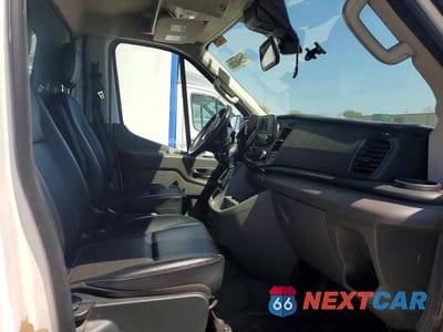 Piąte zdjęcie samochodu w środku: 2022 FORD TRANSIT DELIVERY TRUCK VIN:1FDBW5Z81NKA31679 - miniatura