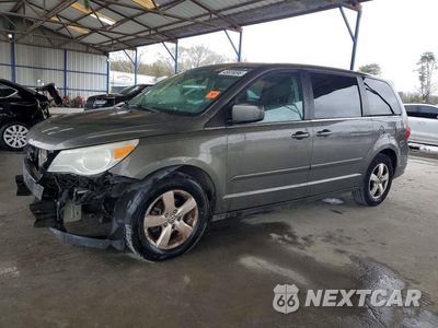2010 VOLKSWAGEN ROUTAN SE 2V4RW3D17AR246213 - główne zdjęcie licytacji z USA - miniatura