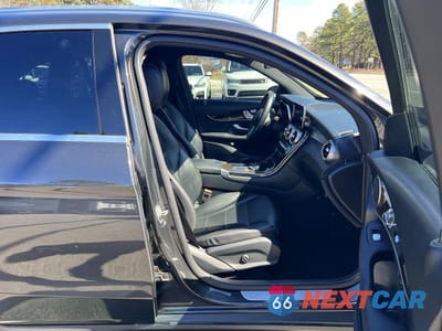 Piąte zdjęcie samochodu w środku: 2020 MERCEDES-BENZ GLC 300 VIN:WDC0G8DB1LF702927 - miniatura