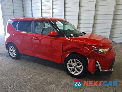 Czwarte zdjęcie samochodu z boku: 2025 KIA SOUL LX VIN:KNDJ23AUXS7268162 - miniatura