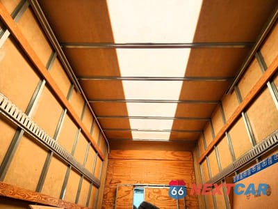 Zdjęcie 10 z 12 samochodu: 2017 FORD E350 BOX TRUCK VIN:1FDWE3FS1HDC32208 - miniatura