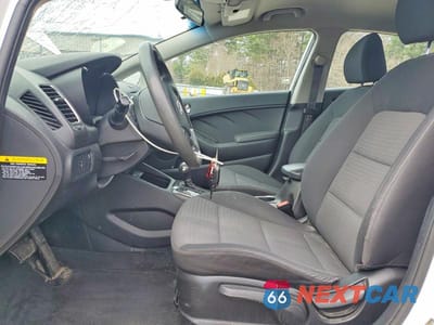 Zdjęcie 7 z 12 samochodu: 2017 KIA FORTE LX VIN:3KPFL4A7XHE133064 - miniatura