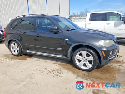 Czwarte zdjęcie samochodu z boku: 2009 BMW X5 XDRIVE30I VIN:5UXFE43539L263846 - miniatura