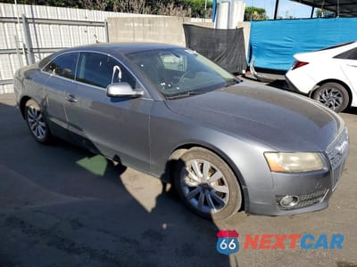 Czwarte zdjęcie samochodu z boku: 2012 AUDI A5 PREMIUM PLUS VIN:WAULFAFR4CA026734 - miniatura