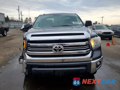 Piąte zdjęcie samochodu w środku: 2016 TOYOTA TUNDRA SR5 VIN:5TFUM5F14GX065891 - miniatura