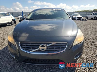 Piąte zdjęcie samochodu w środku: 2013 VOLVO S60 T5 VIN:YV1612FS9D2178876 - miniatura