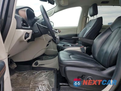 Zdjęcie 7 z 12 samochodu: 2017 CHRYSLER PACIFICA TOURING L VIN:2C4RC1BG4HR517396 - miniatura