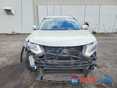 Piąte zdjęcie samochodu w środku: 2019 NISSAN ROGUE SV VIN:KNMAT2MV2KP553319 - miniatura