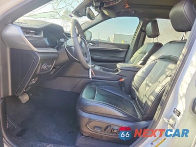 Zdjęcie 7 z 13 samochodu: 2024 JEEP GRAND CHEROKEE LIMITED VIN:1C4RJHBG0RC256342 - miniatura